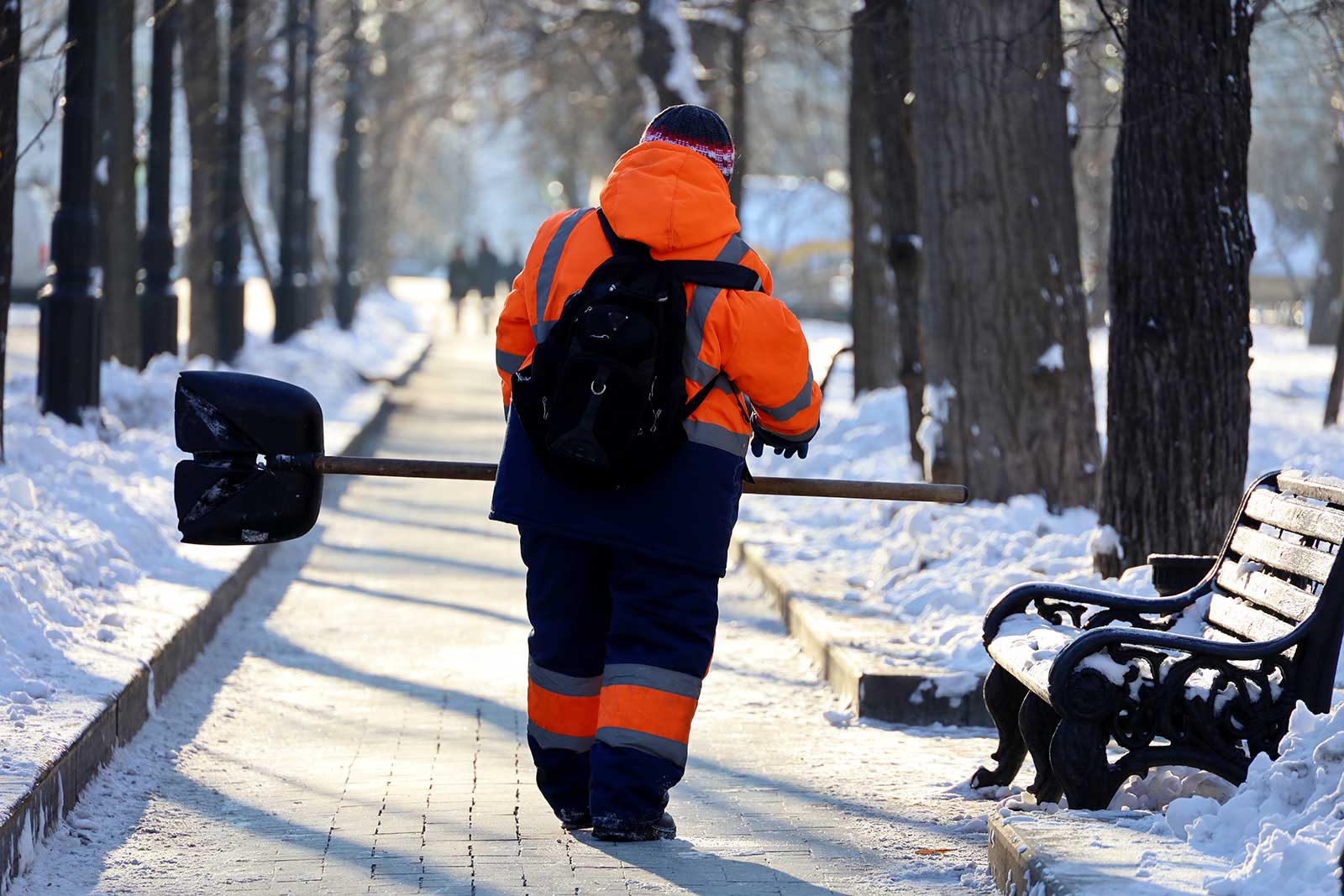 Winterdienst Schneeräumung für Straßen und Gehwege